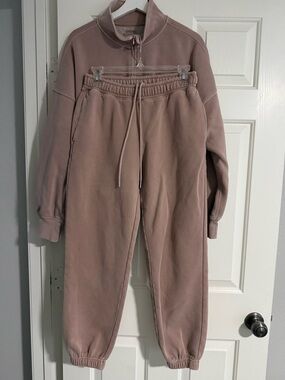 Abercrombie & Fitch Dusty Mauve Sweatshirt and Joggers Set